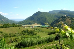 Castel di Tora 24-07-05 (Rist) 0187 (Large)